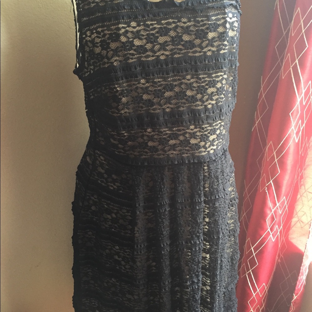 Dress - Picture 2 of 3